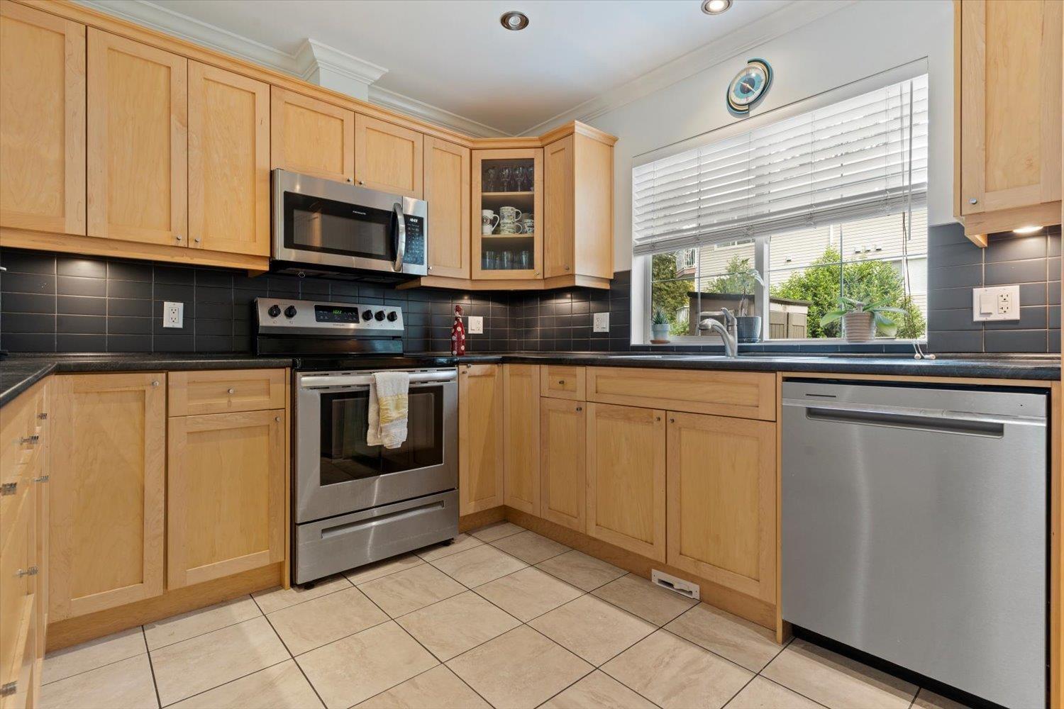 36 5960 Cowichan Street, Garrison Crossing, Chilliwack, British Columbia  V2R 0L6 - Photo 8 - R3054327