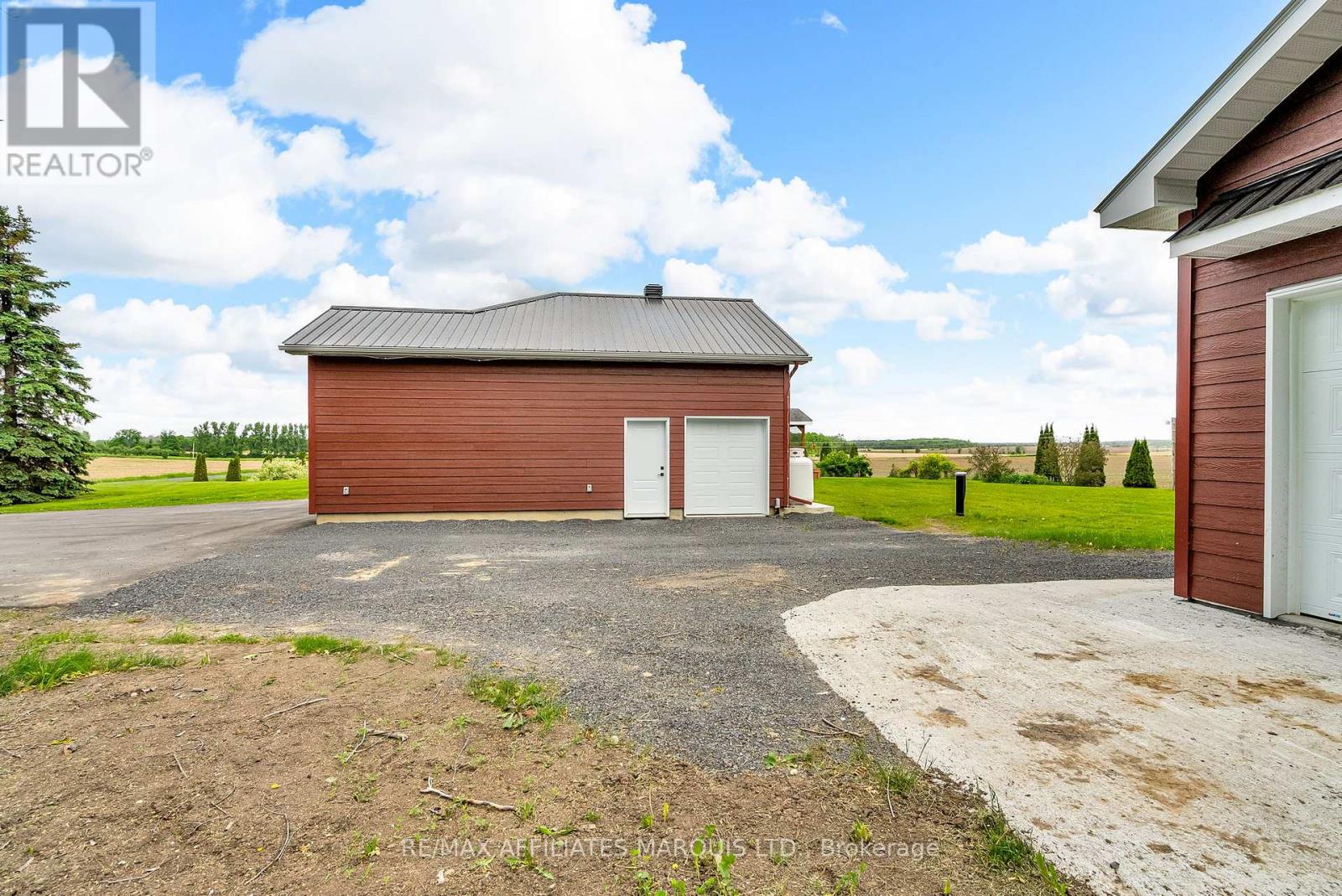 21038 Mccormick Road, North Glengarry, Ontario  K0C 1A0 - Photo 39 - X12441111
