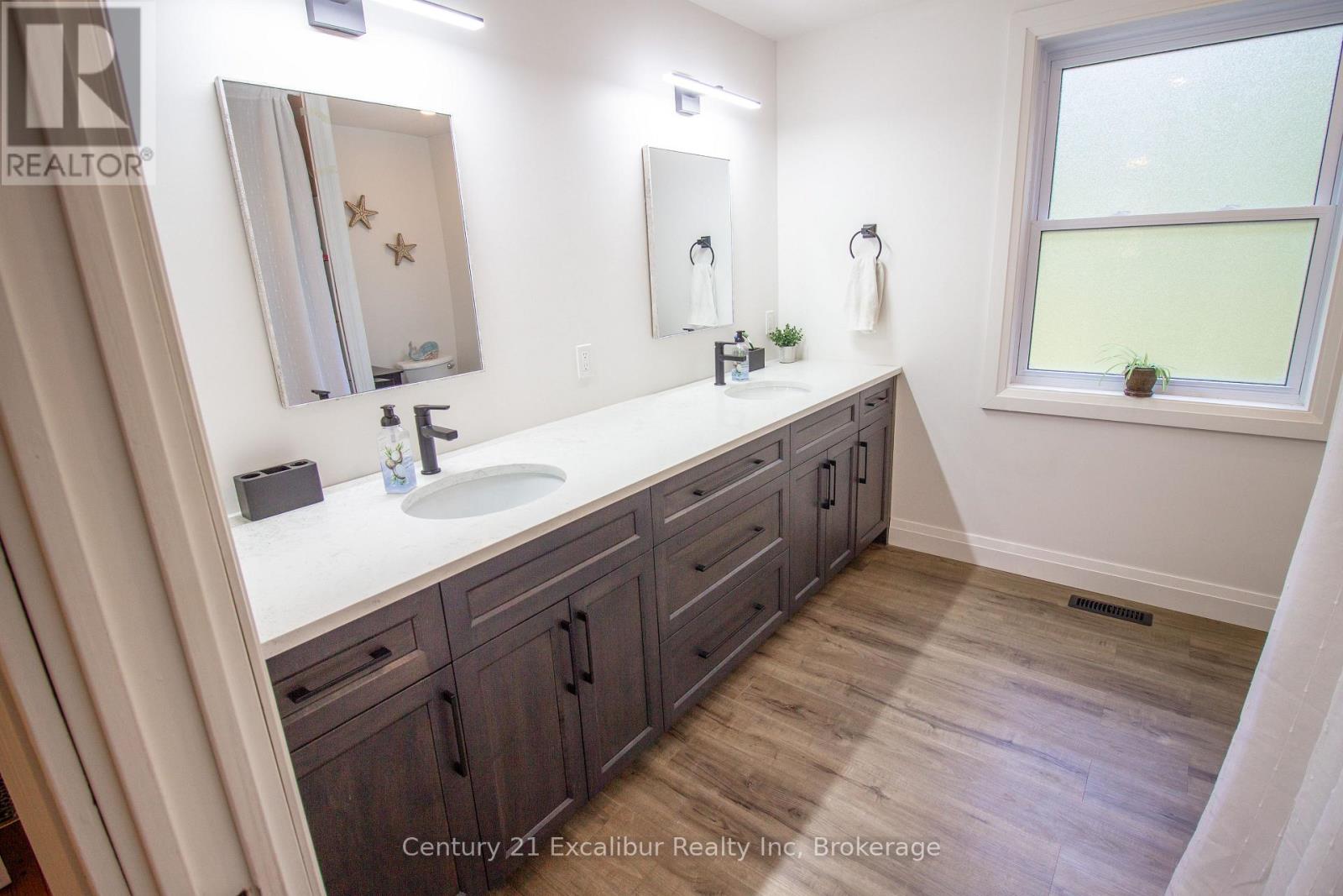 8583 Sdrd 15, Centre Wellington, Ontario  N0B 1J0 - Photo 15 - X12440476