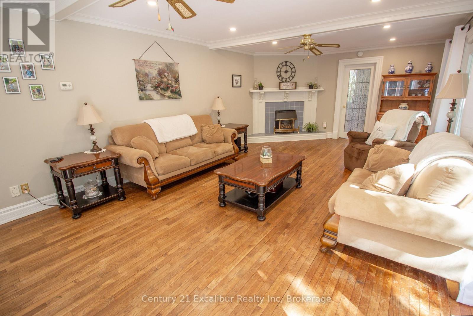 8583 Sdrd 15, Centre Wellington, Ontario  N0B 1J0 - Photo 10 - X12440476