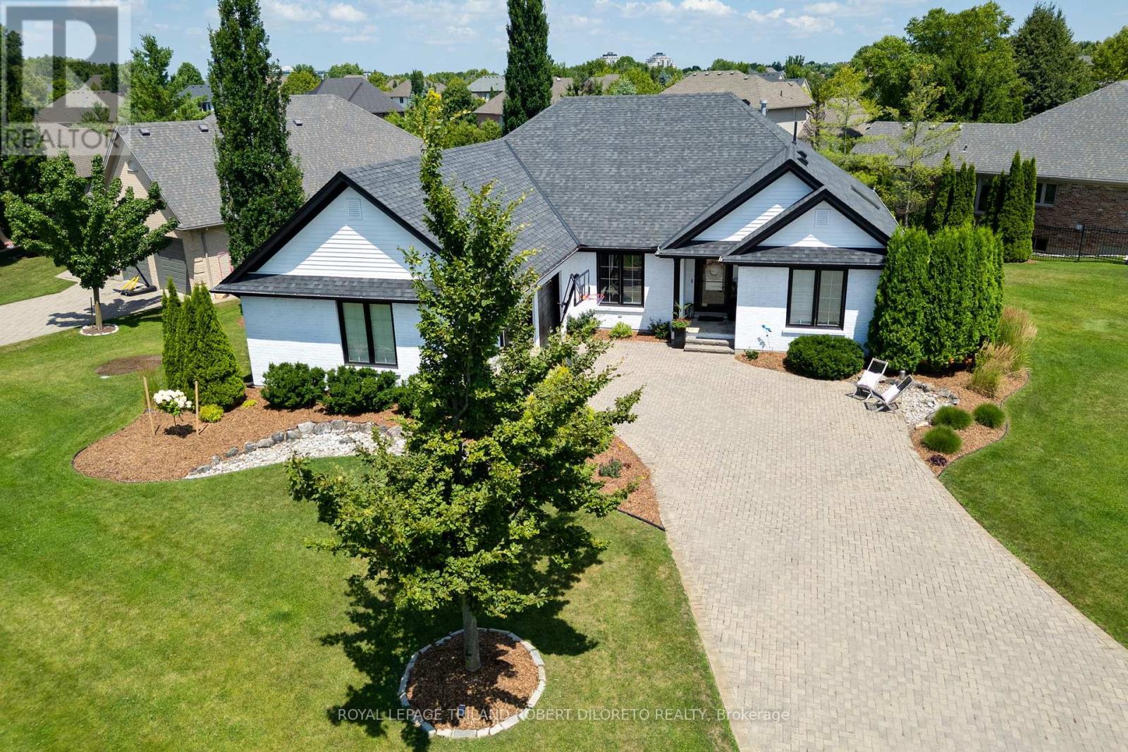 477 Sundance Place, London North, Ontario  N6G 5J9 - Photo 2 - X12317044