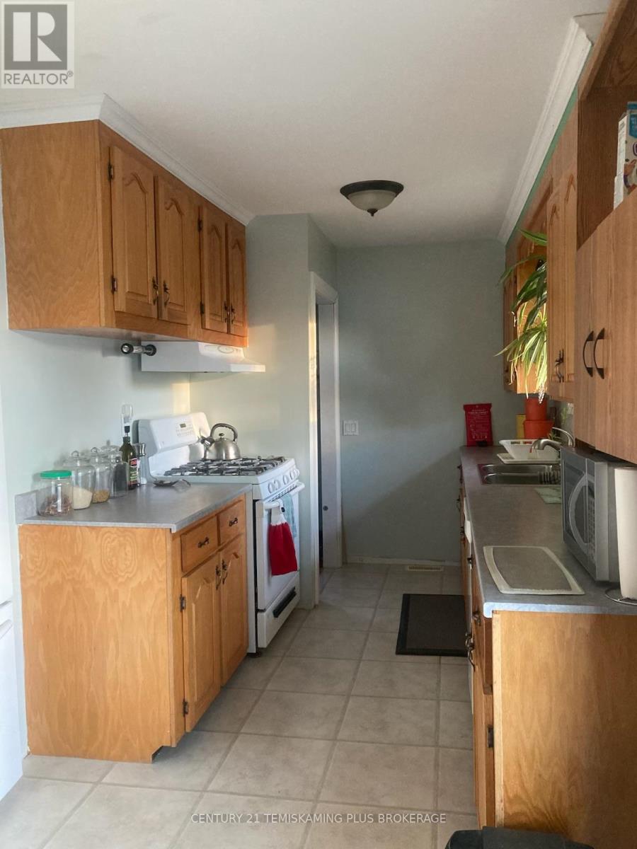 44 Maple Street S, Temiskaming Shores (Haileybury), Ontario  P0J 1R0 - Photo 4 - T12438522