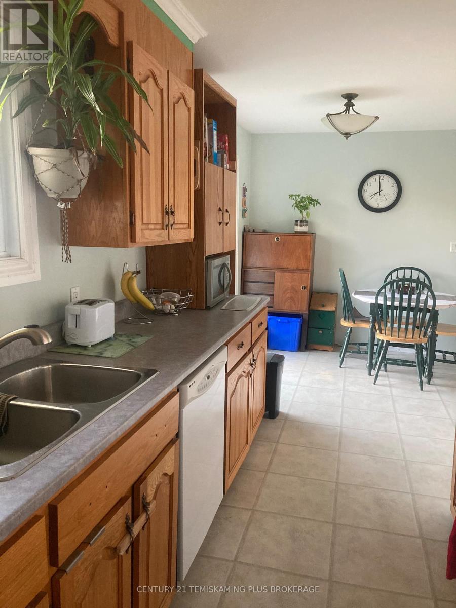 44 Maple Street S, Temiskaming Shores (Haileybury), Ontario  P0J 1R0 - Photo 5 - T12438522