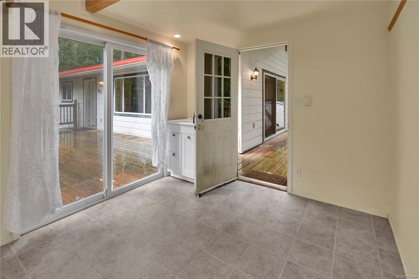 949 Carmen Cres, Gabriola Island, British Columbia  V0R 1X2 - Photo 24 - 1012968