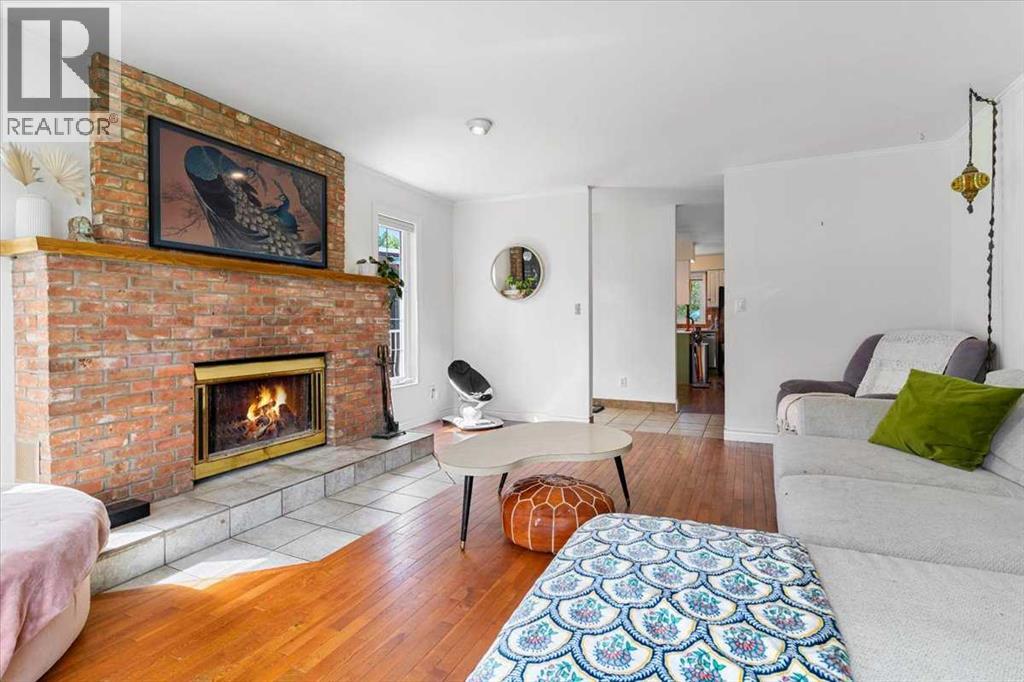 Property at 12122 94A Street image 5