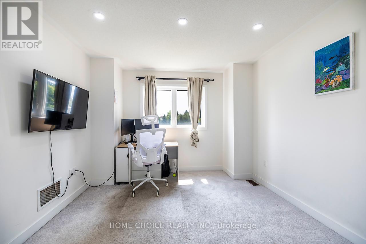 936 Kicking Horse Path, Oshawa, Ontario  L1J 0B4 - Photo 3 - E12394094