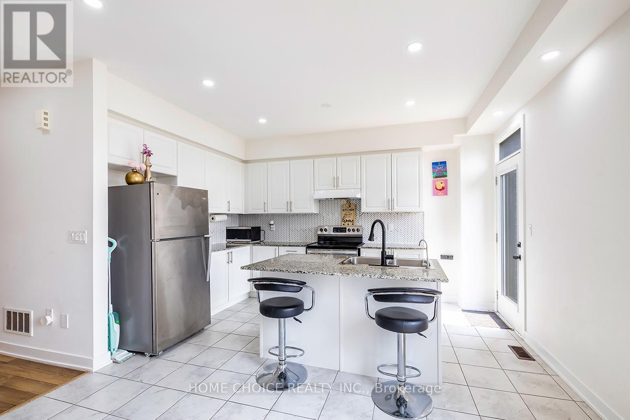 936 Kicking Horse Path, Oshawa, Ontario  L1J 0B4 - Photo 9 - E12394094