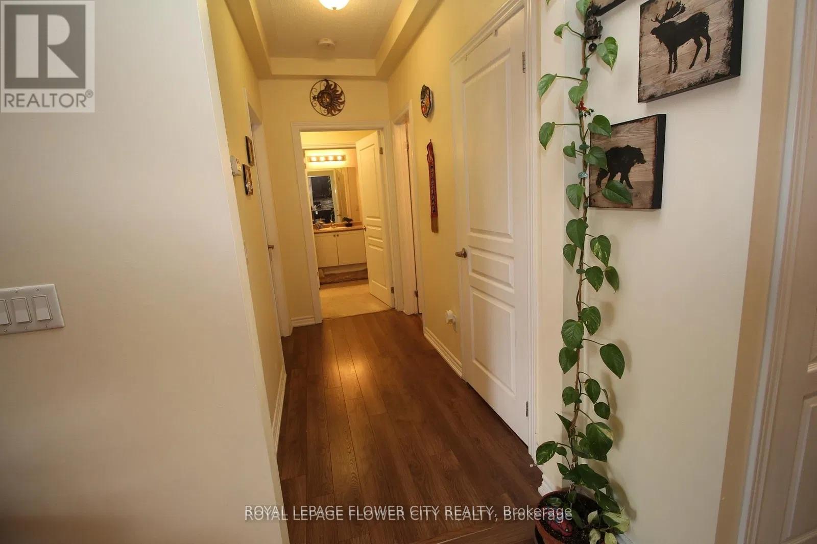 215 - 570 Lolita Gardens, Mississauga, Ontario  L5A 0A1 - Photo 10 - W12318407