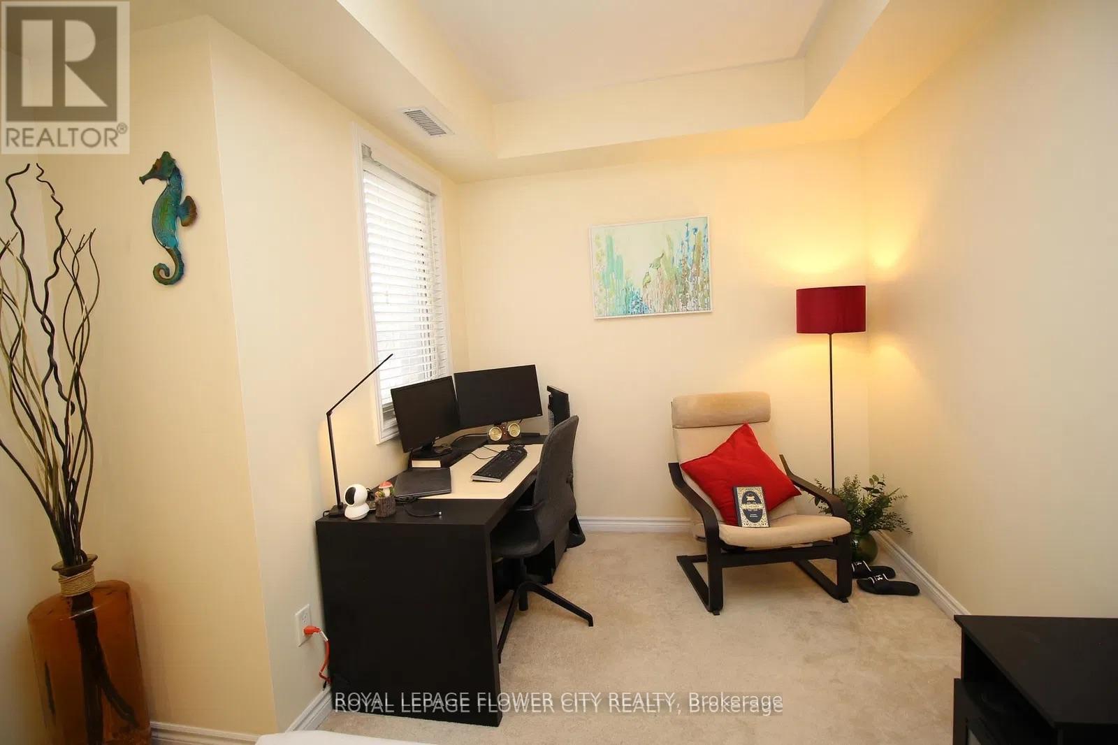 215 - 570 Lolita Gardens, Mississauga, Ontario  L5A 0A1 - Photo 12 - W12318407