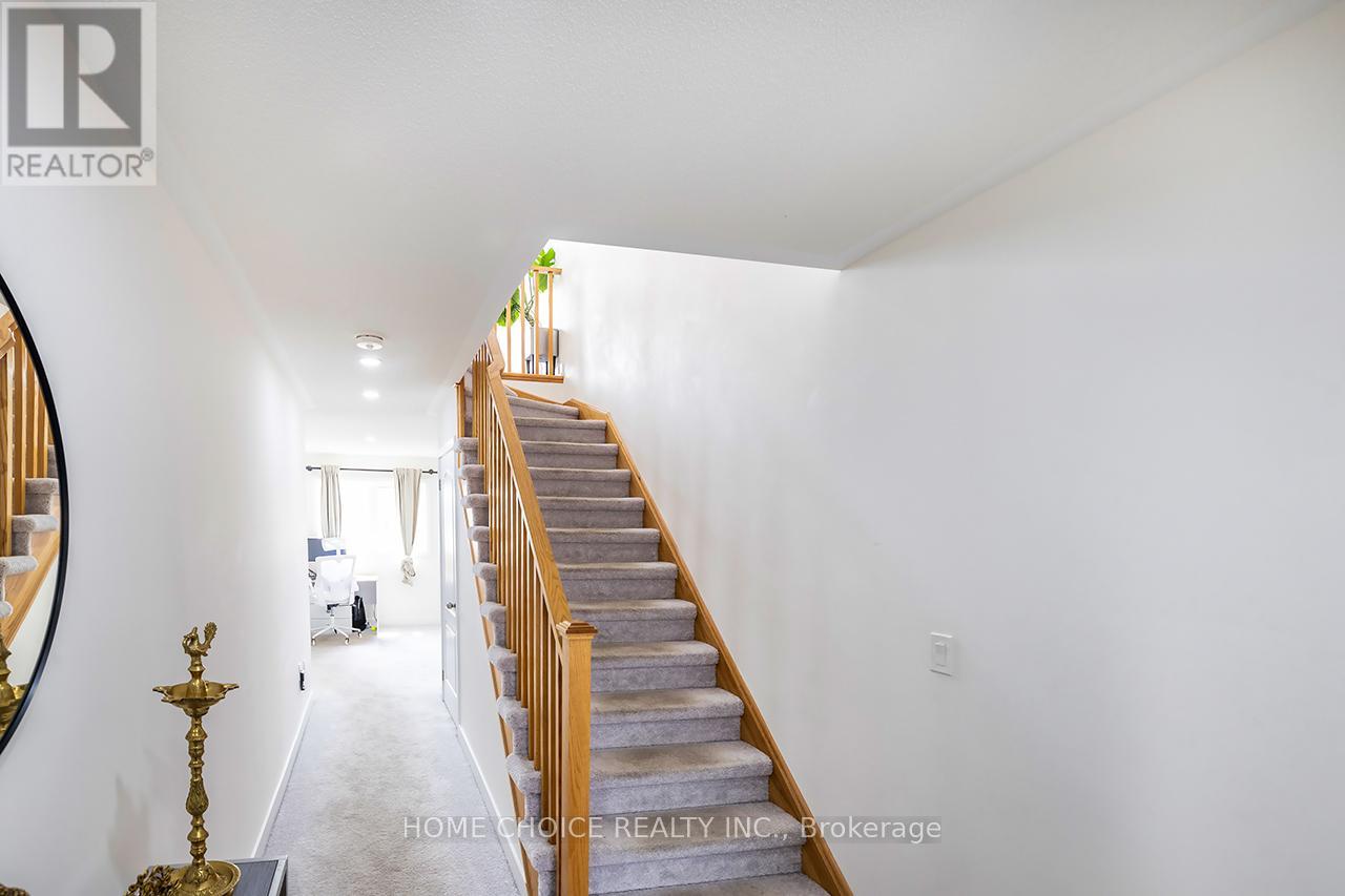936 Kicking Horse Path, Oshawa, Ontario  L1J 0B4 - Photo 6 - E12394094