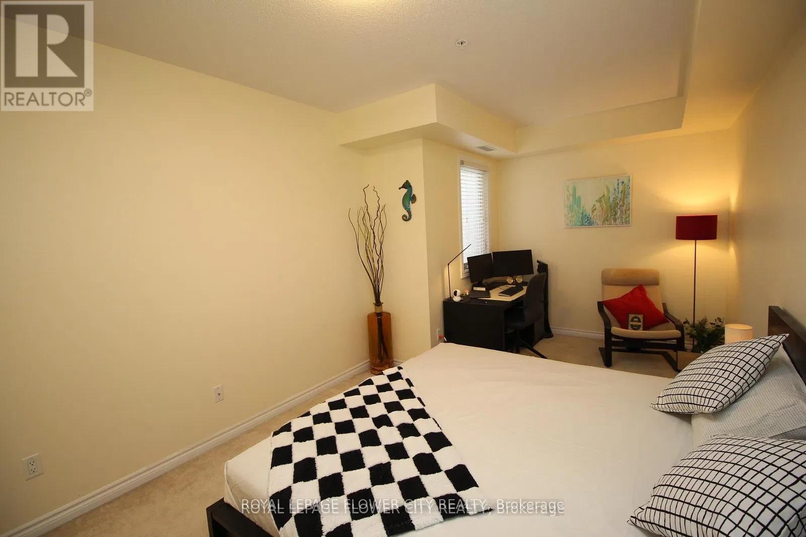215 - 570 Lolita Gardens, Mississauga, Ontario  L5A 0A1 - Photo 13 - W12318407