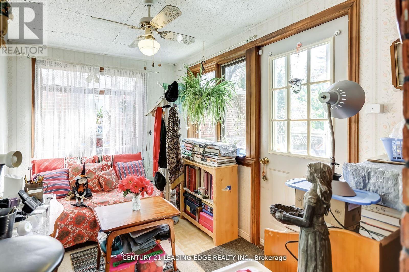 19 Royaleigh Avenue, Toronto (Humber Heights), Ontario  M9P 2J4 - Photo 13 - W12440231