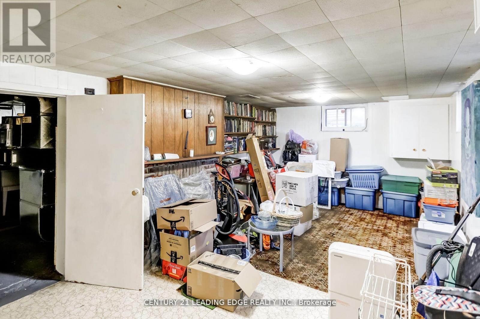 19 Royaleigh Avenue, Toronto (Humber Heights), Ontario  M9P 2J4 - Photo 20 - W12440231