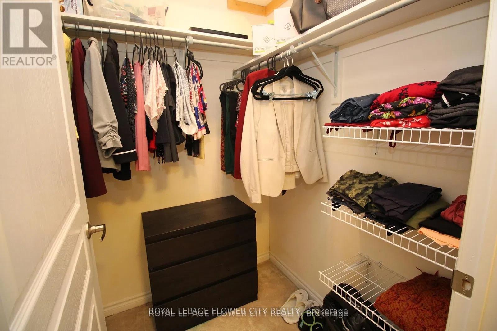 215 - 570 Lolita Gardens, Mississauga, Ontario  L5A 0A1 - Photo 19 - W12318407