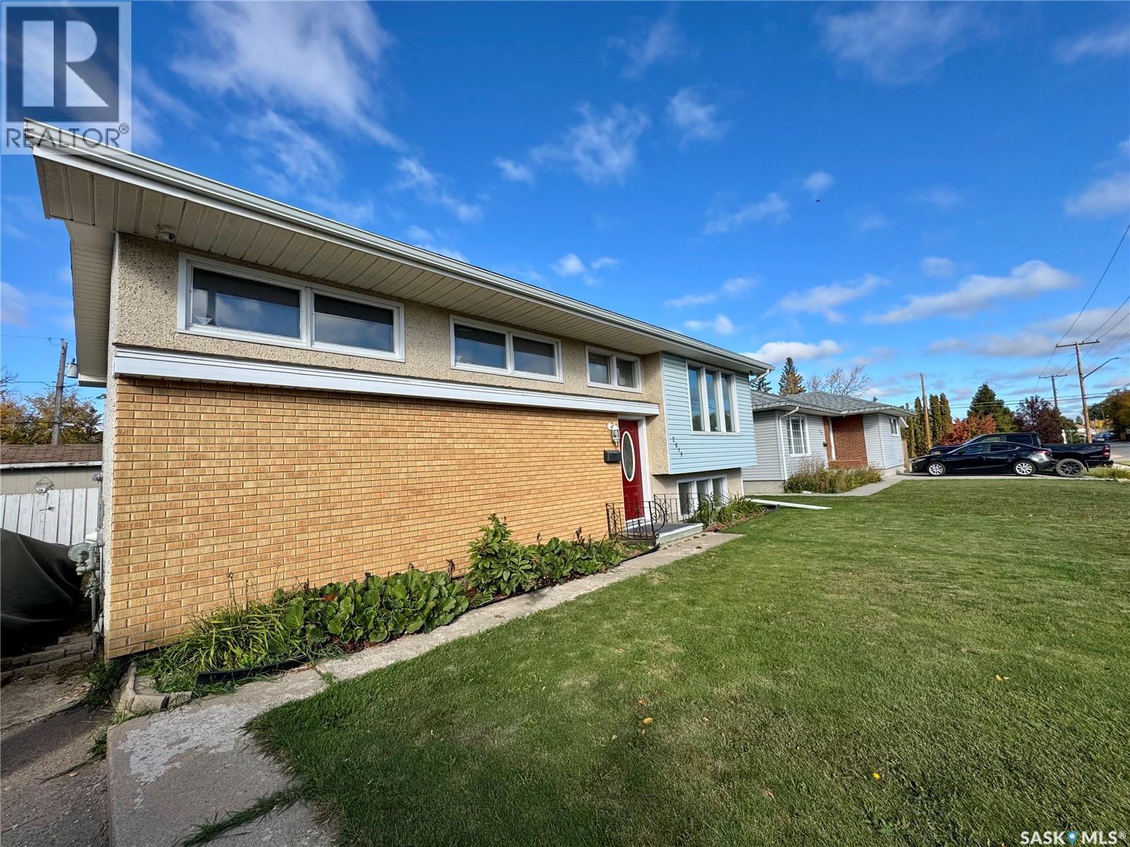2619 6th Avenue W, Prince Albert, Saskatchewan  S6V 5L4 - Photo 1 - SK019902