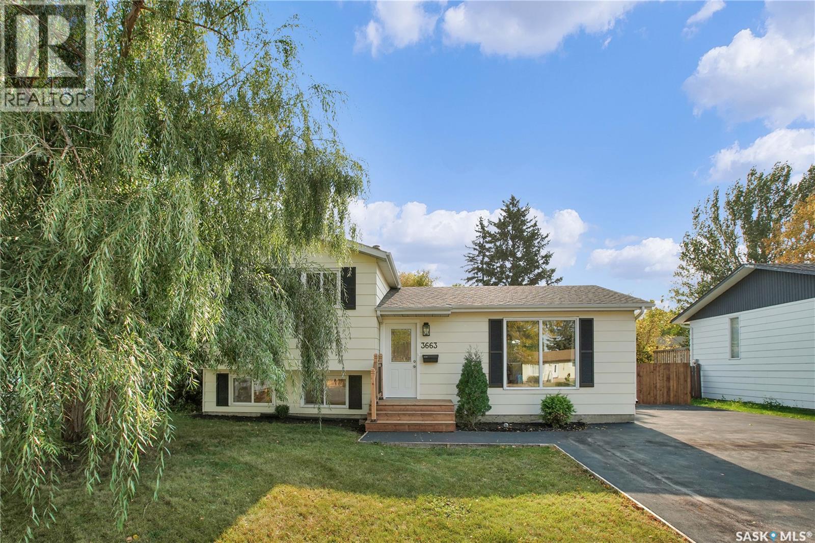 3663 Fairlight Drive, Saskatoon, Saskatchewan  S7M 4L7 - Photo 2 - SK019851