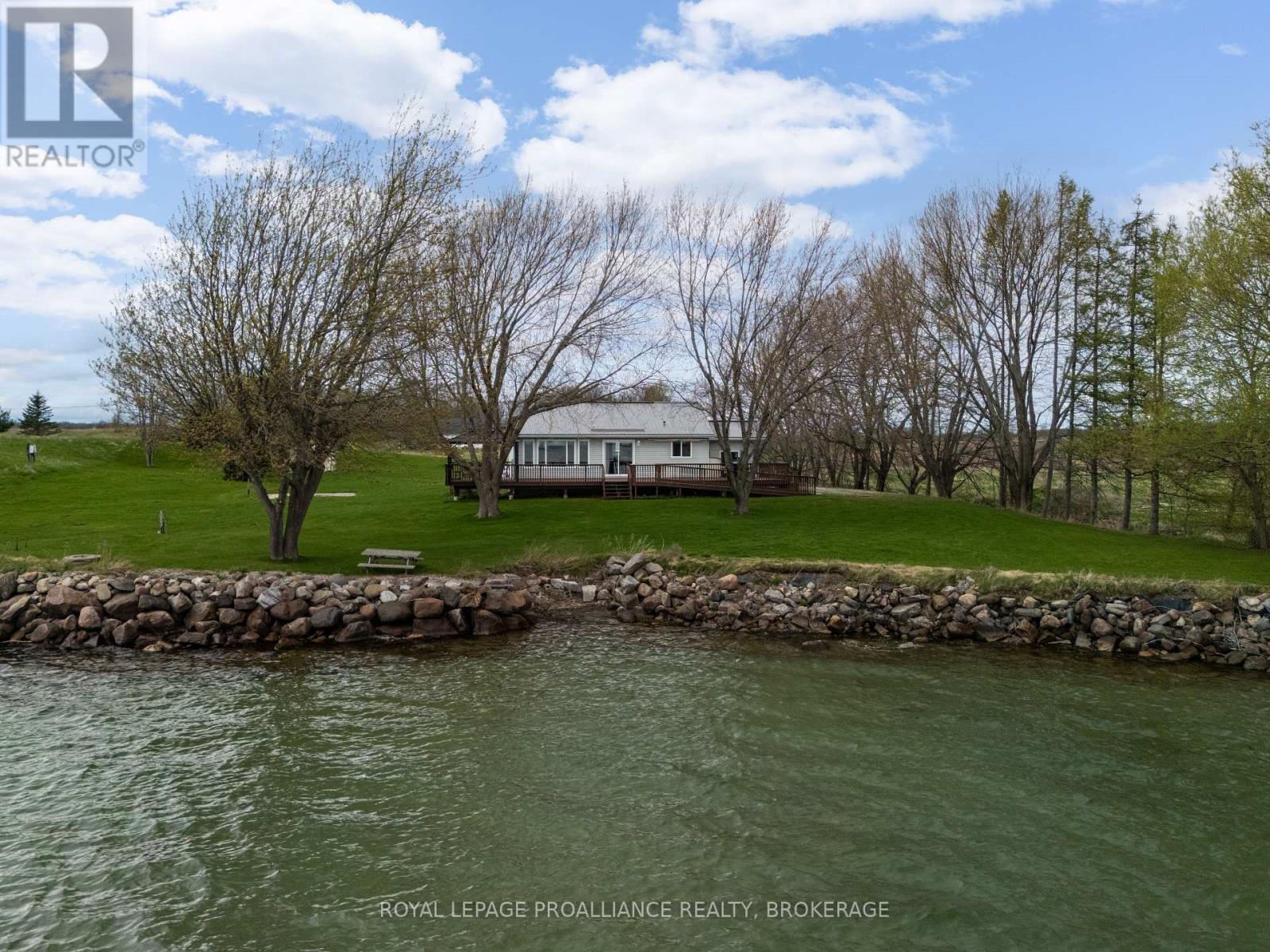 4205 Highway 96, Frontenac Islands, Ontario  K0H 2Y0 - Photo 2 - X12441075