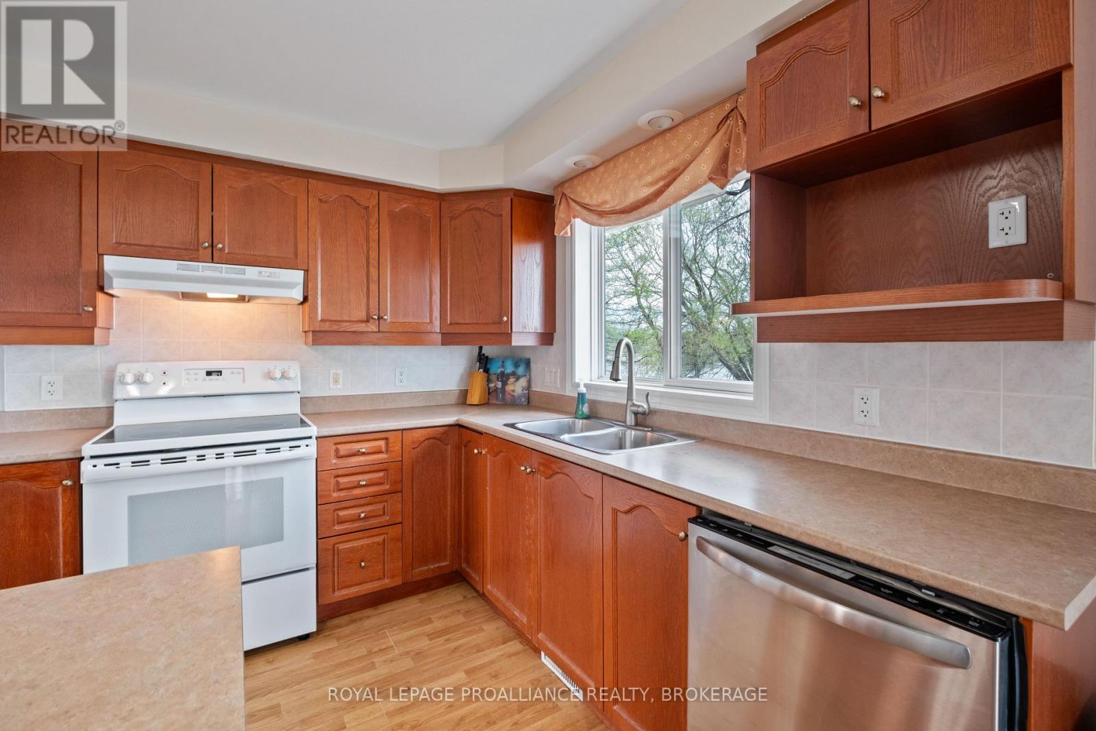 4205 Highway 96, Frontenac Islands, Ontario  K0H 2Y0 - Photo 14 - X12441075