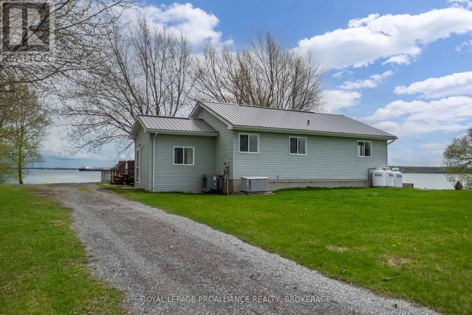 4205 Highway 96, Frontenac Islands, Ontario  K0H 2Y0 - Photo 3 - X12441075