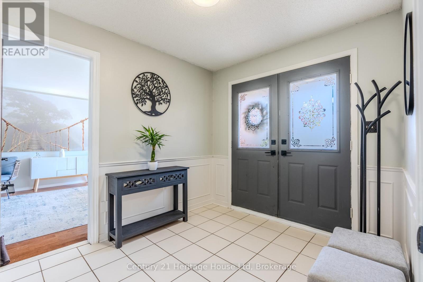 854 Darwin Drive, Pickering, Ontario  L1X 2P7 - Photo 3 - E12441133