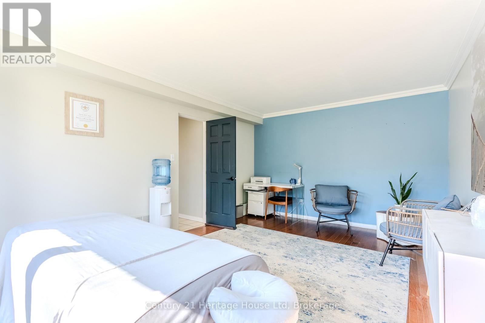 854 Darwin Drive, Pickering, Ontario  L1X 2P7 - Photo 5 - E12441133