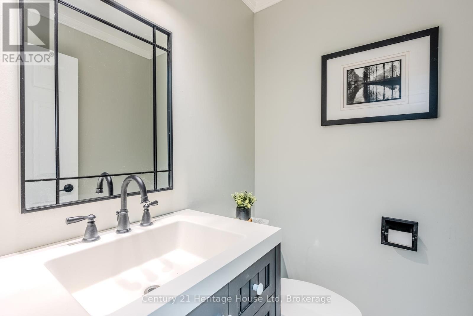854 Darwin Drive, Pickering, Ontario  L1X 2P7 - Photo 8 - E12441133