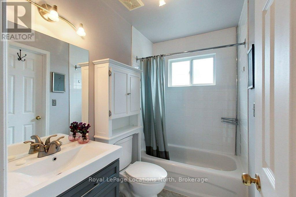 250 Cedar Street, Collingwood, Ontario  L9Y 3A8 - Photo 10 - S12441212