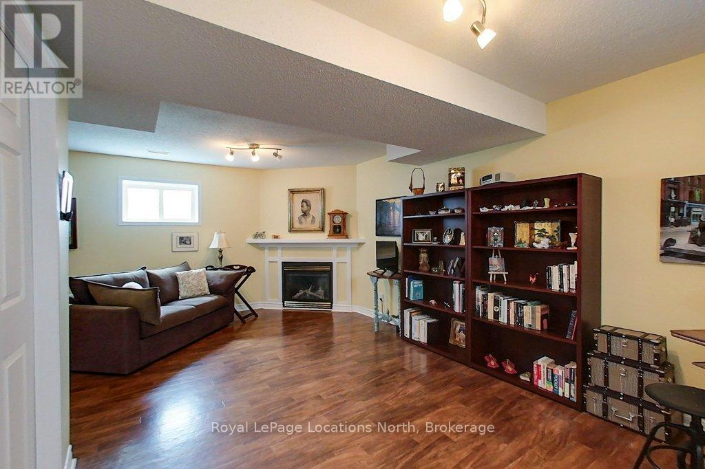 250 Cedar Street, Collingwood, Ontario  L9Y 3A8 - Photo 15 - S12441212