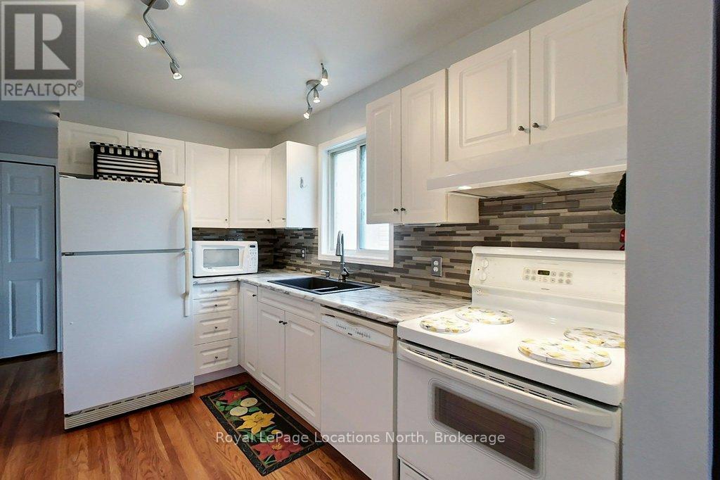 250 Cedar Street, Collingwood, Ontario  L9Y 3A8 - Photo 6 - S12441212