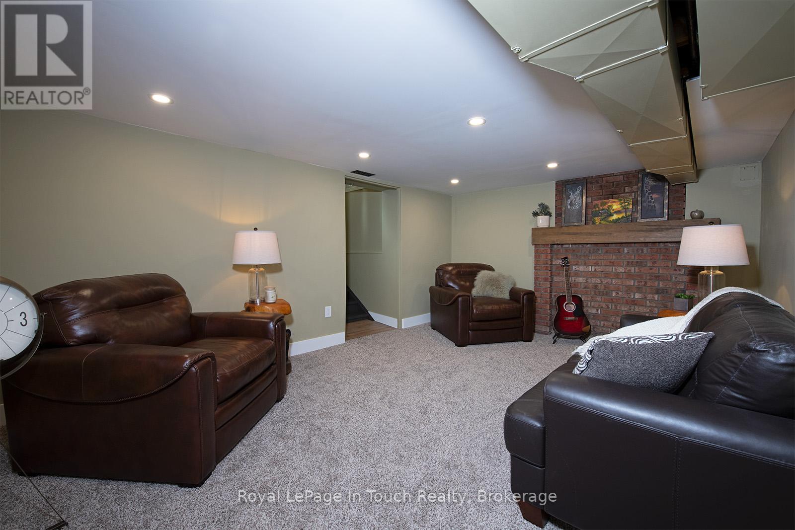 8 Cyril Martin Place, Severn, Ontario  L0K 1E0 - Photo 16 - S12441214
