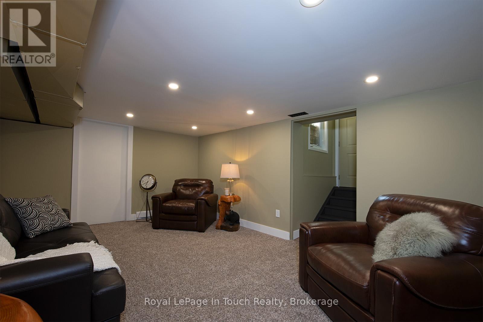 8 Cyril Martin Place, Severn, Ontario  L0K 1E0 - Photo 17 - S12441214