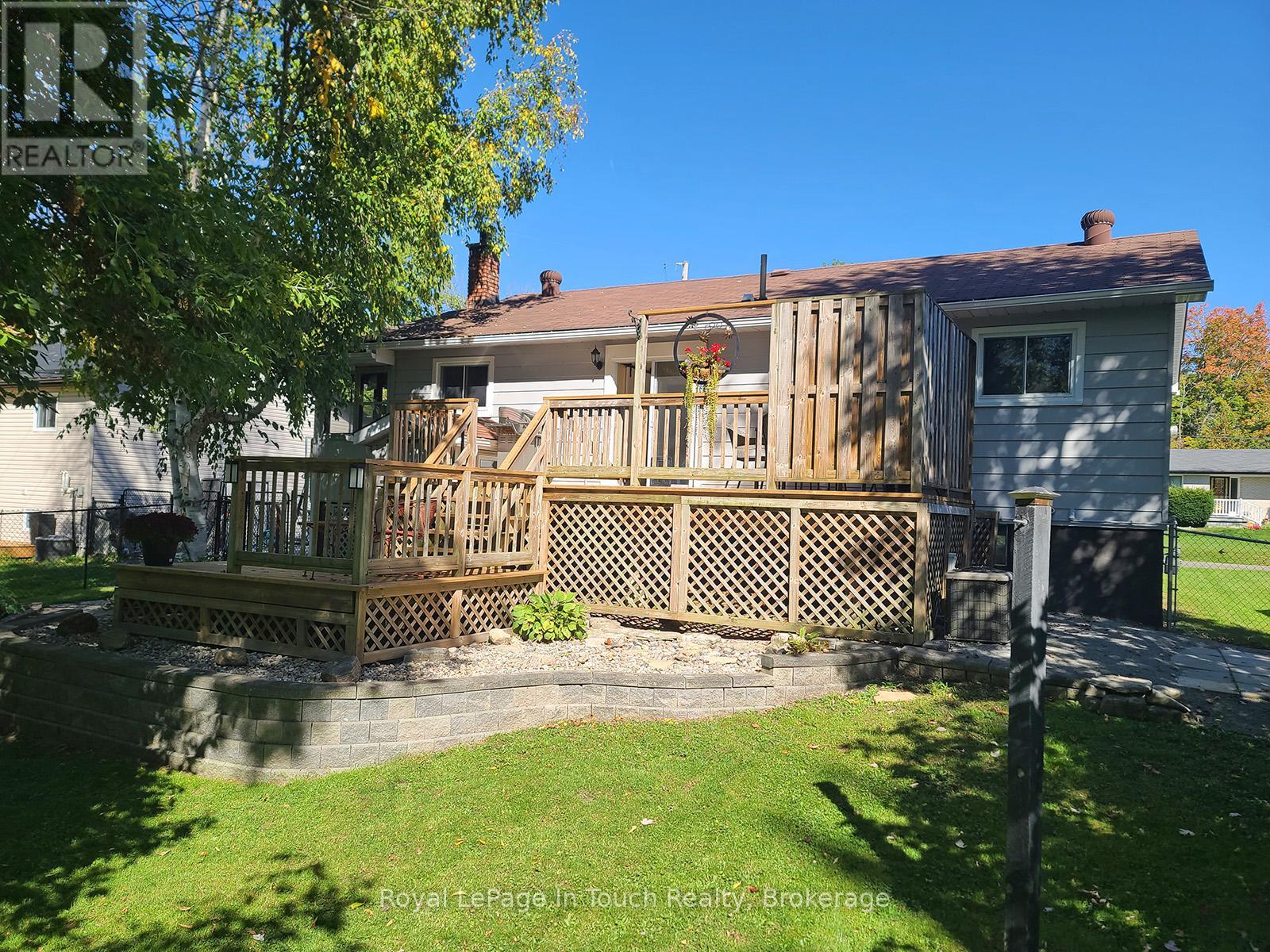 8 Cyril Martin Place, Severn, Ontario  L0K 1E0 - Photo 2 - S12441214