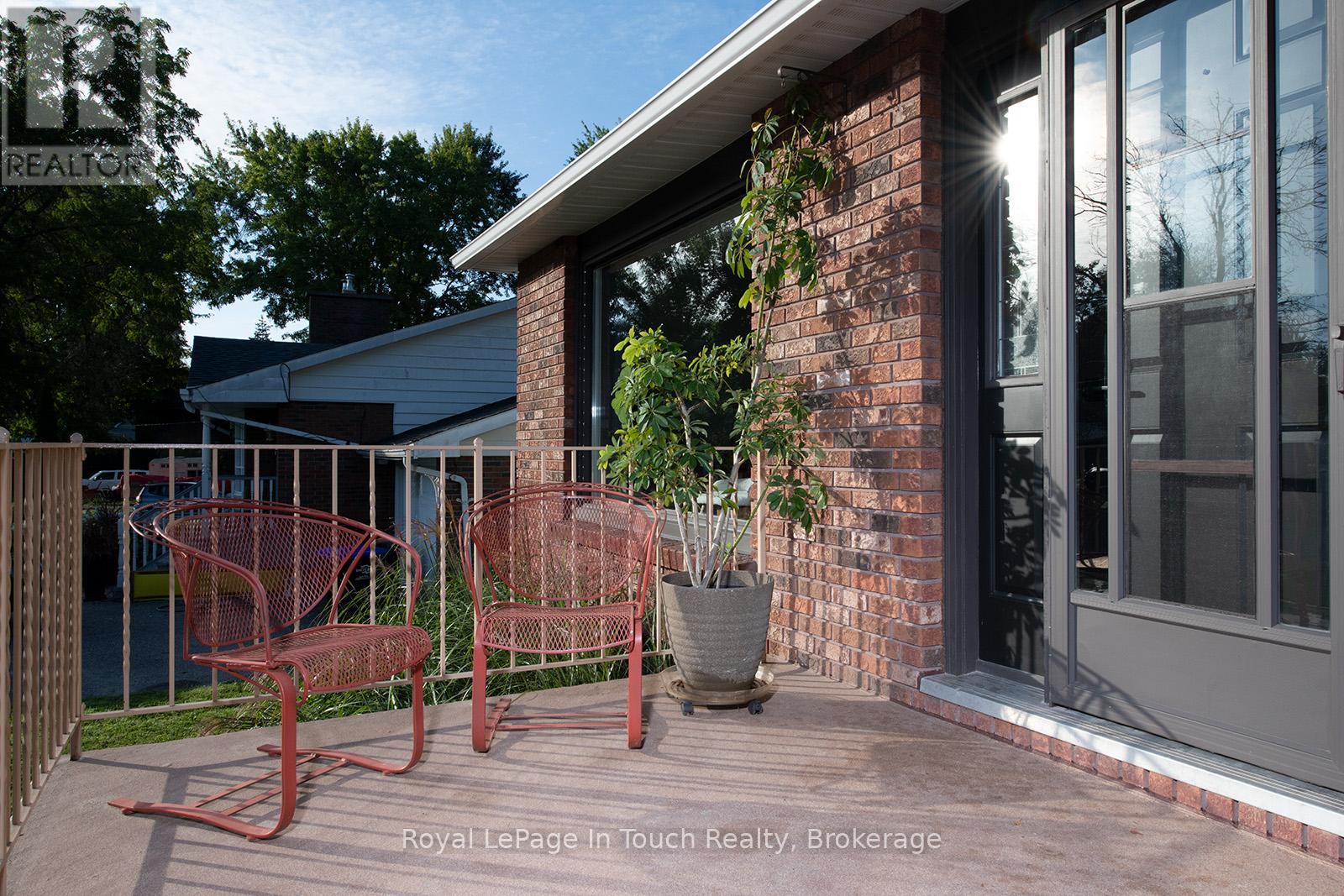 8 Cyril Martin Place, Severn, Ontario  L0K 1E0 - Photo 24 - S12441214