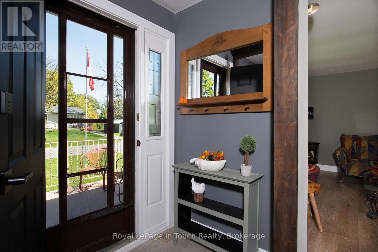8 Cyril Martin Place, Severn, Ontario  L0K 1E0 - Photo 4 - S12441214