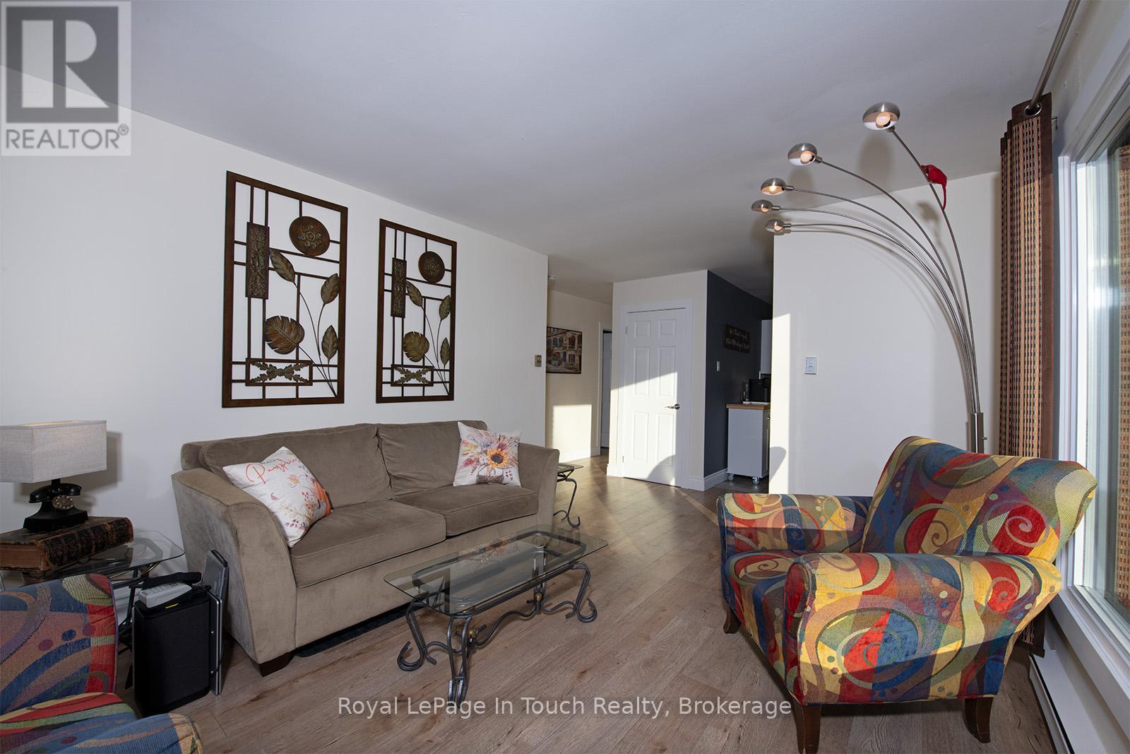 8 Cyril Martin Place, Severn, Ontario  L0K 1E0 - Photo 8 - S12441214