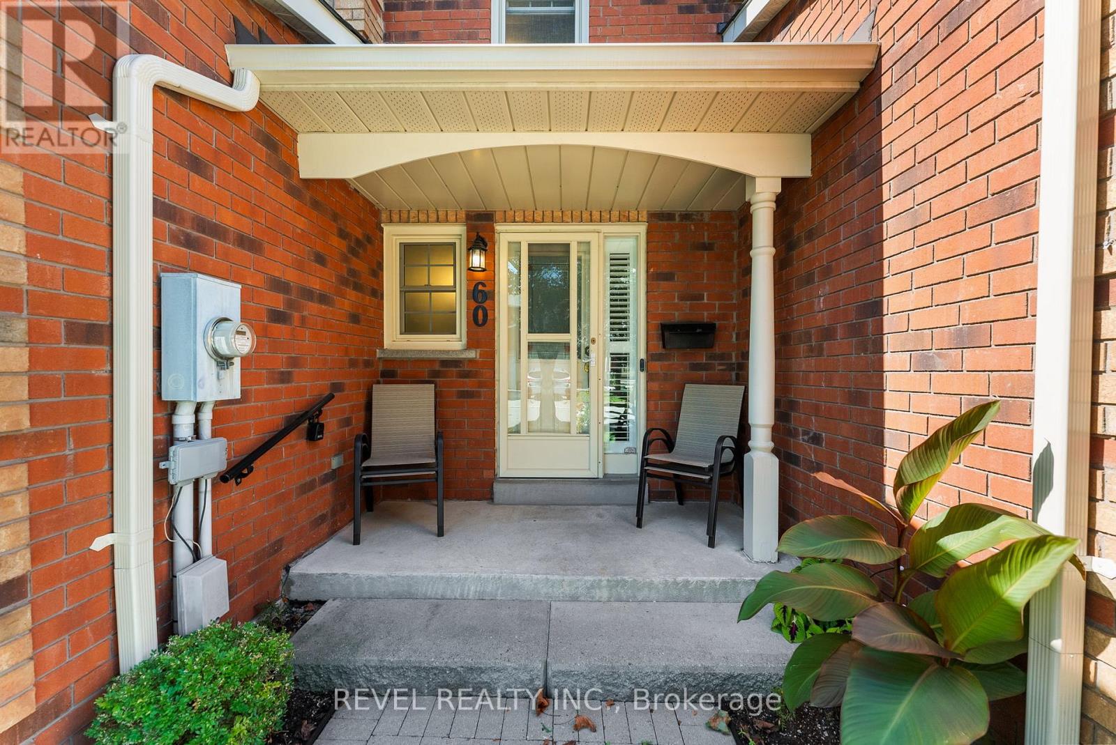 60 - 1610 Crawforth Street, Whitby, Ontario  L1N 9B1 - Photo 2 - E12441230