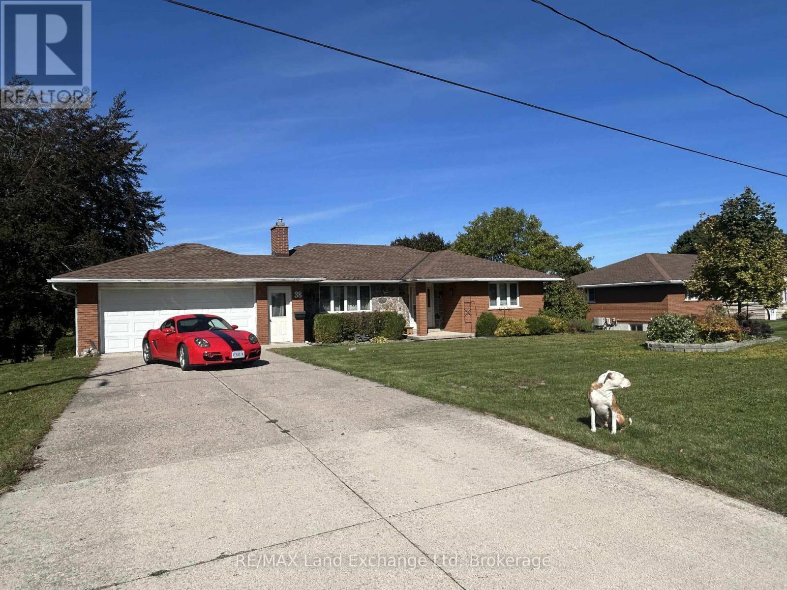 38 HILLCREST STREET W, South Bruce, Ontario