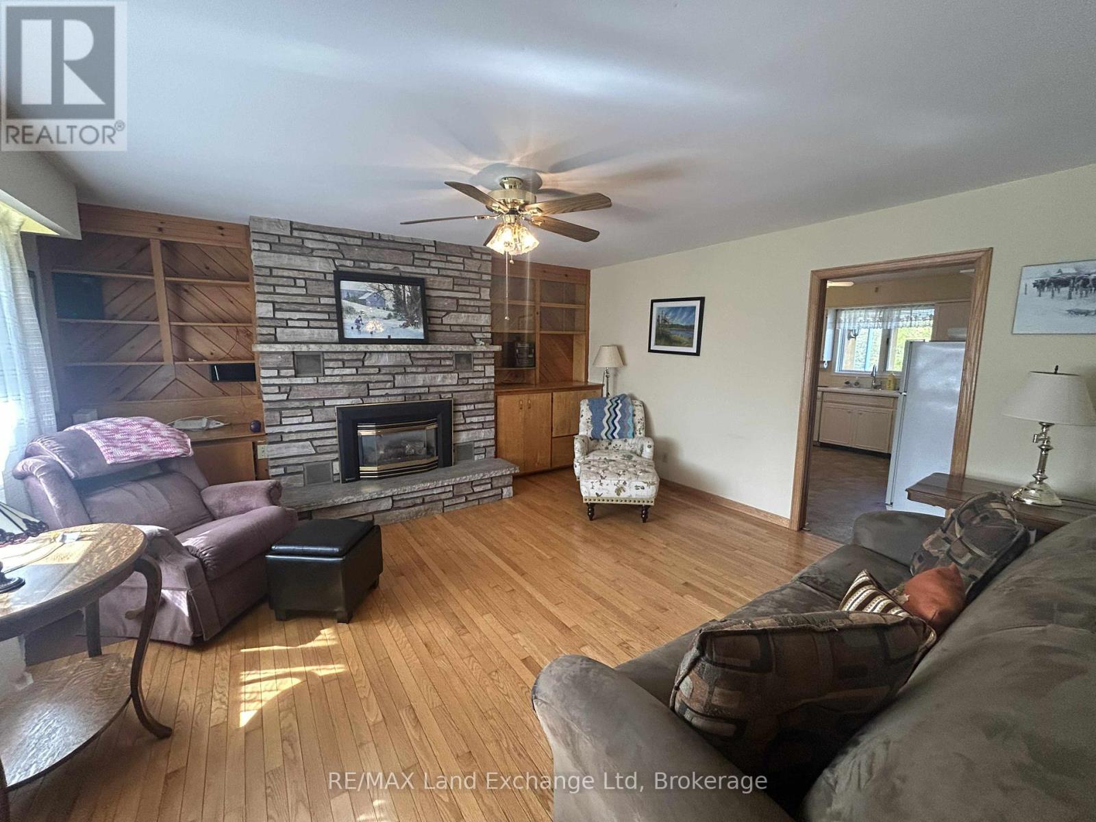 38 Hillcrest Street W, South Bruce, Ontario  N0G 2S0 - Photo 11 - X12441202