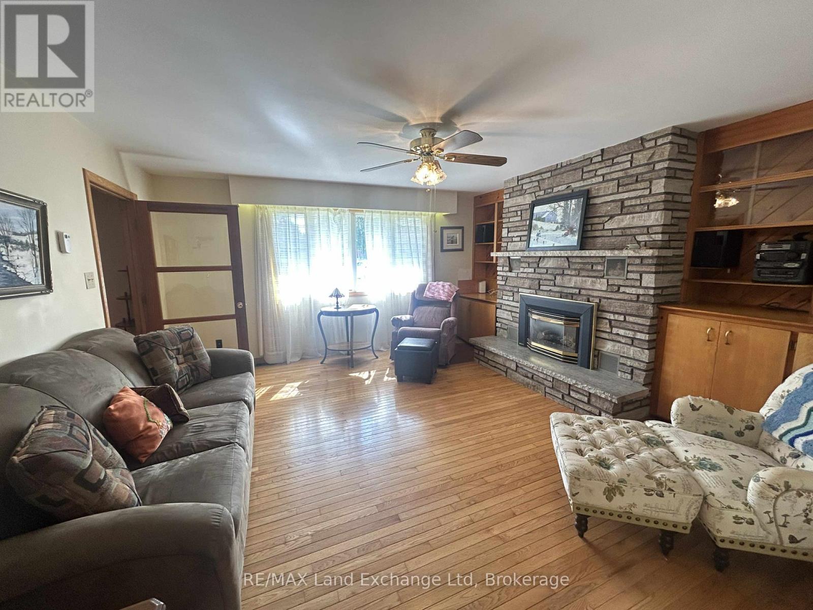 38 Hillcrest Street W, South Bruce, Ontario  N0G 2S0 - Photo 12 - X12441202
