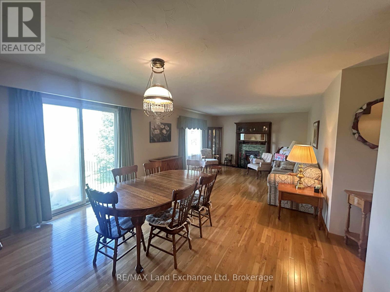 38 Hillcrest Street W, South Bruce, Ontario  N0G 2S0 - Photo 13 - X12441202