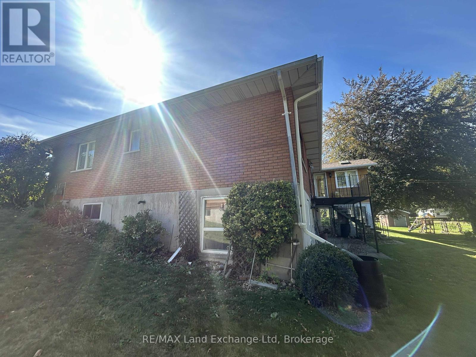 38 Hillcrest Street W, South Bruce, Ontario  N0G 2S0 - Photo 5 - X12441202