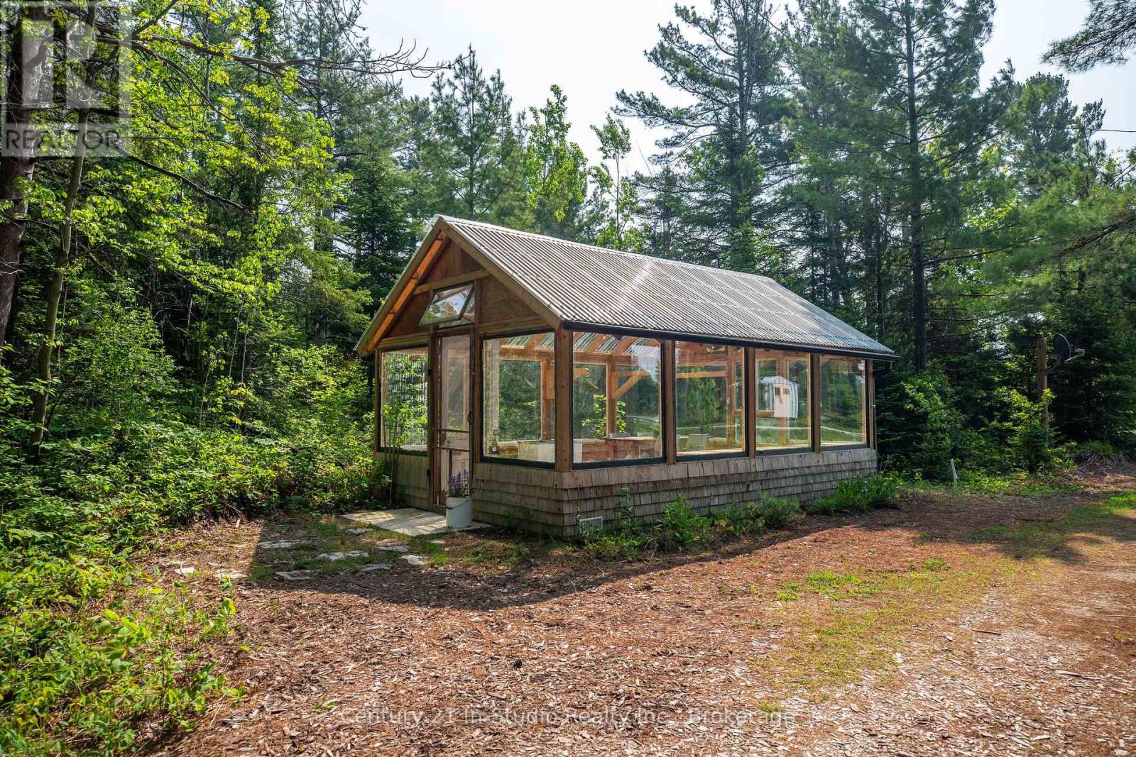 204 Ogimah Road, Native Leased Lands, Ontario  N0H 2T0 - Photo 4 - X12441283