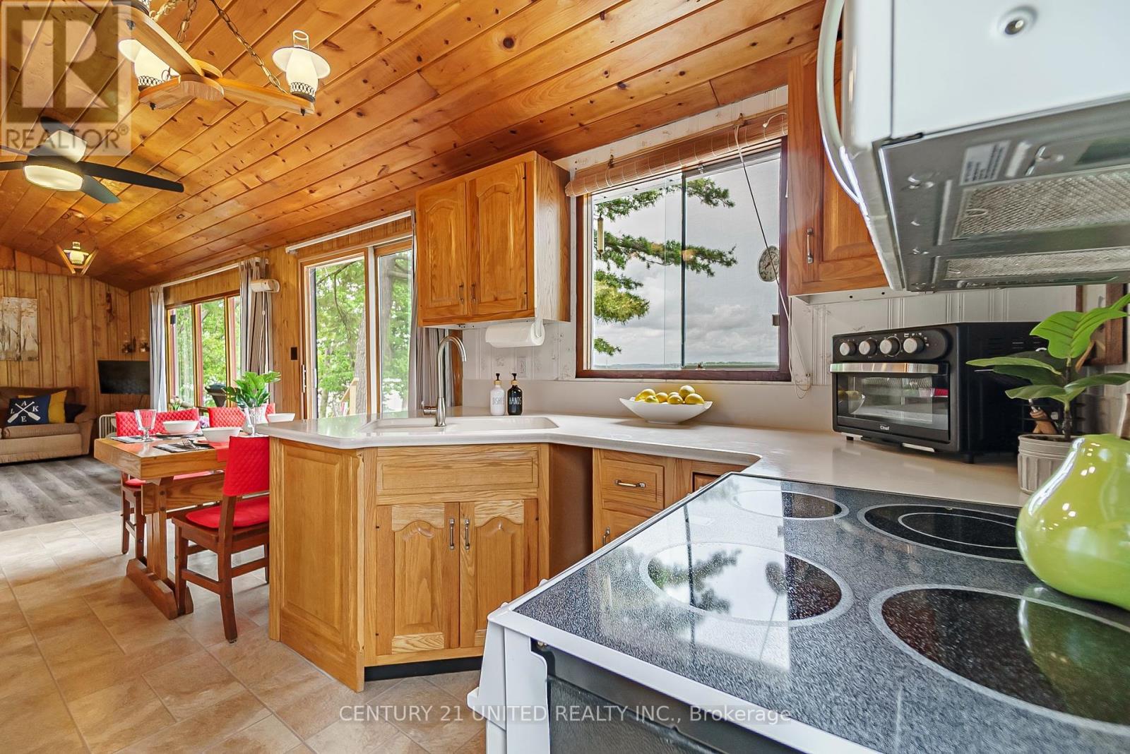 37 Lakeshore Road, Hiawatha First Nation, Ontario  K0L 2G0 - Photo 9 - X12441222