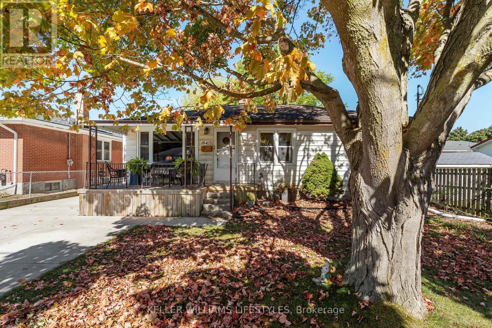 1842 Dumont Street, London East, Ontario  N5W 2S1 - Photo 3 - X12441188