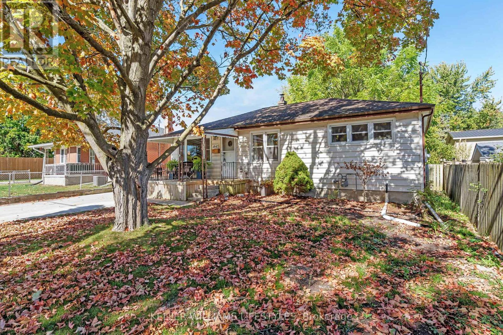 1842 Dumont Street, London East, Ontario  N5W 2S1 - Photo 4 - X12441188
