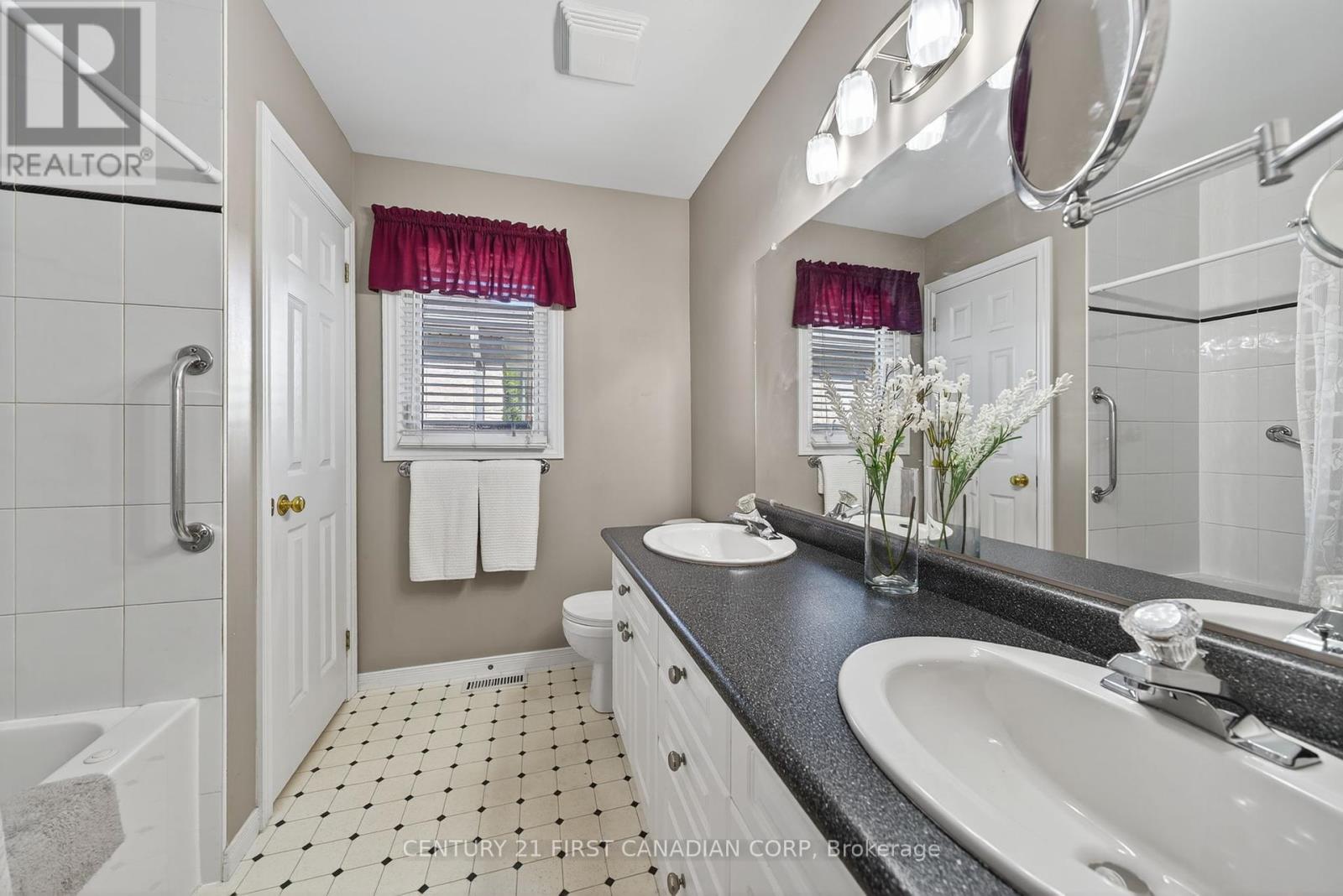 4228 Campbell Street N, London South, Ontario  N6P 1S7 - Photo 16 - X12441233