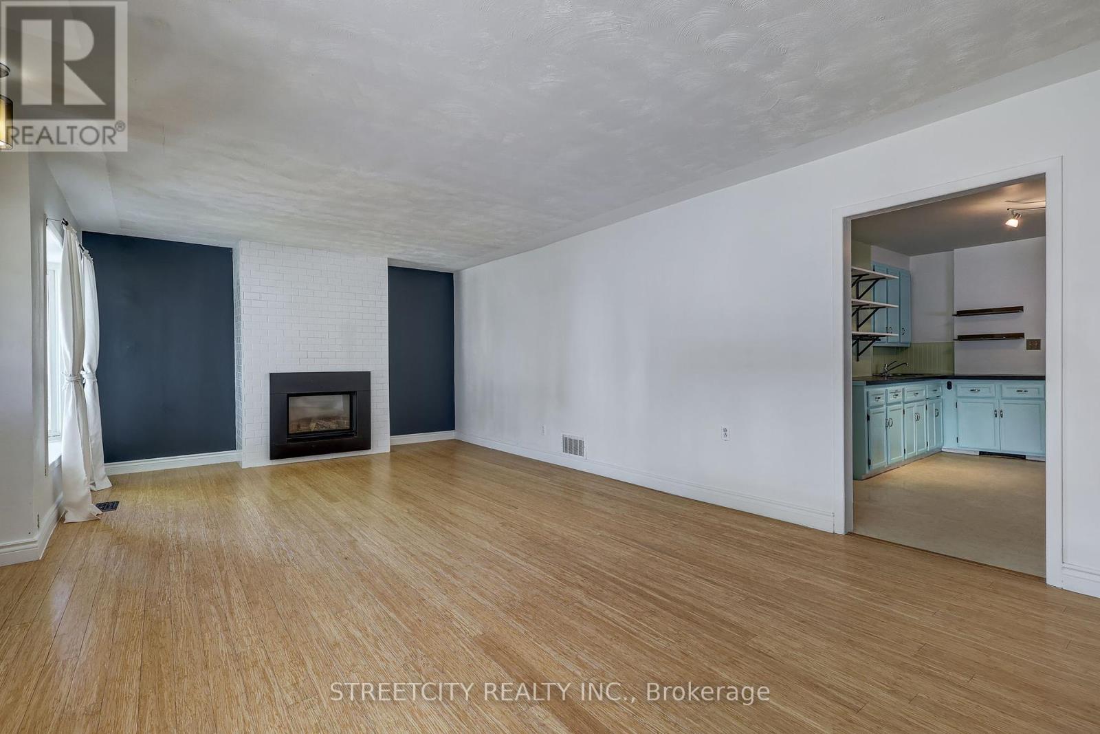 71 Connaught Avenue, London East, Ontario  N5Y 3A5 - Photo 11 - X12441261