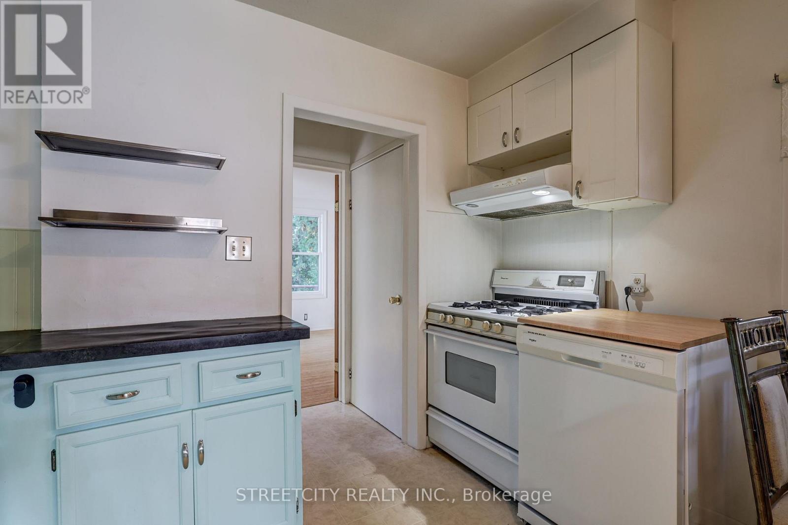 71 Connaught Avenue, London East, Ontario  N5Y 3A5 - Photo 16 - X12441261