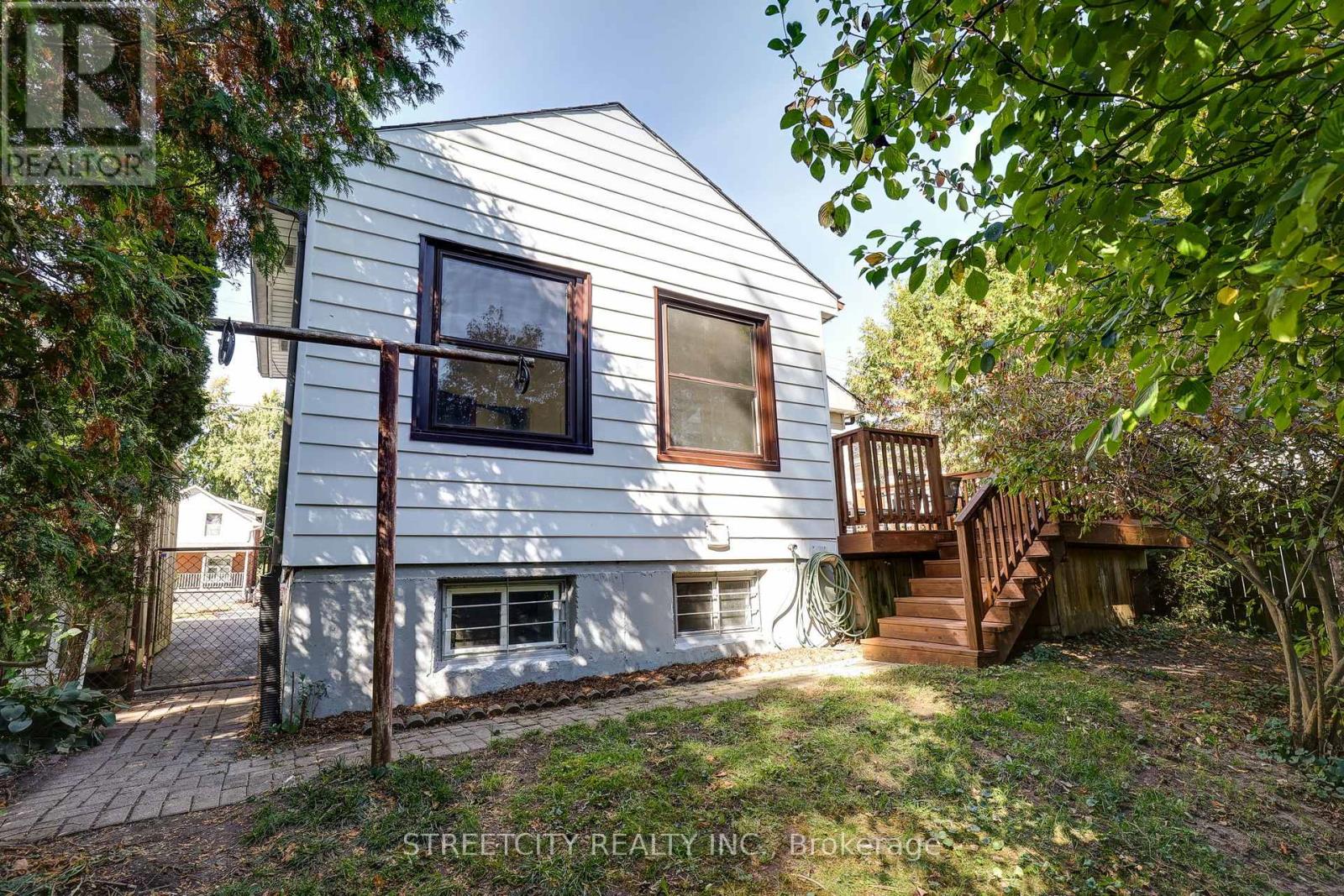 71 Connaught Avenue, London East, Ontario  N5Y 3A5 - Photo 44 - X12441261