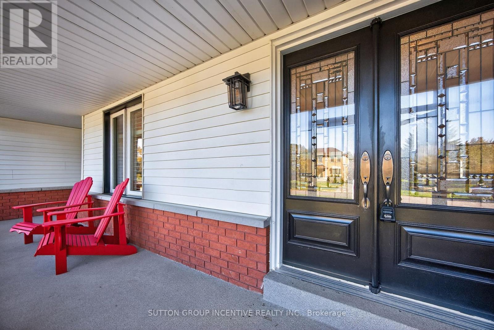 2731 Shering Crescent, Innisfil, Ontario  L9S 1G9 - Photo 5 - N12434326